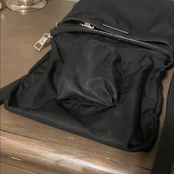 Gucci Black Nylon and Leather Crossbody Bag - Picture 9 of 16